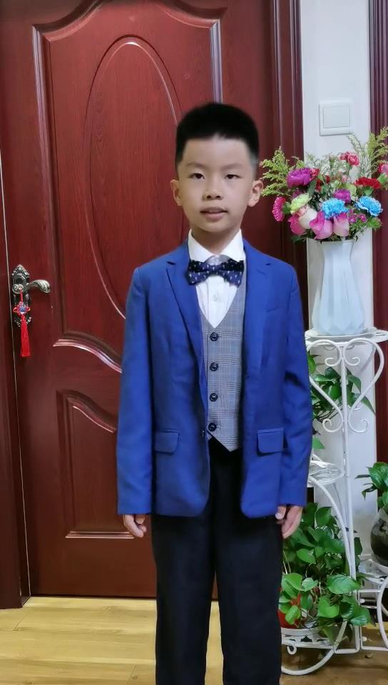 57b8eef9ba8be2b6d7dbccff03fb6f8d.jpg 李洪波.jpg