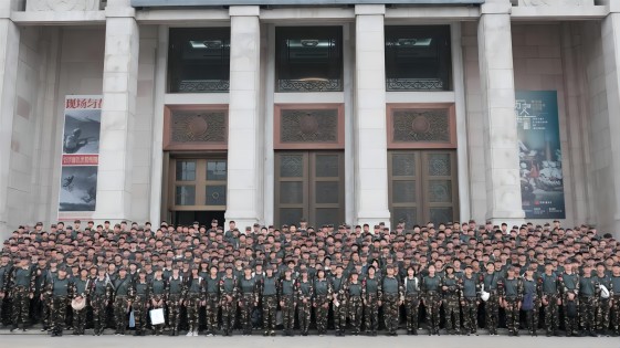 1695026318289237.jpg 军博合照2.JPG